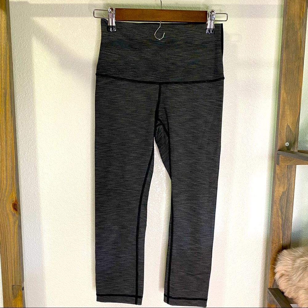 Lululemon gray crop legging 19”, size 6